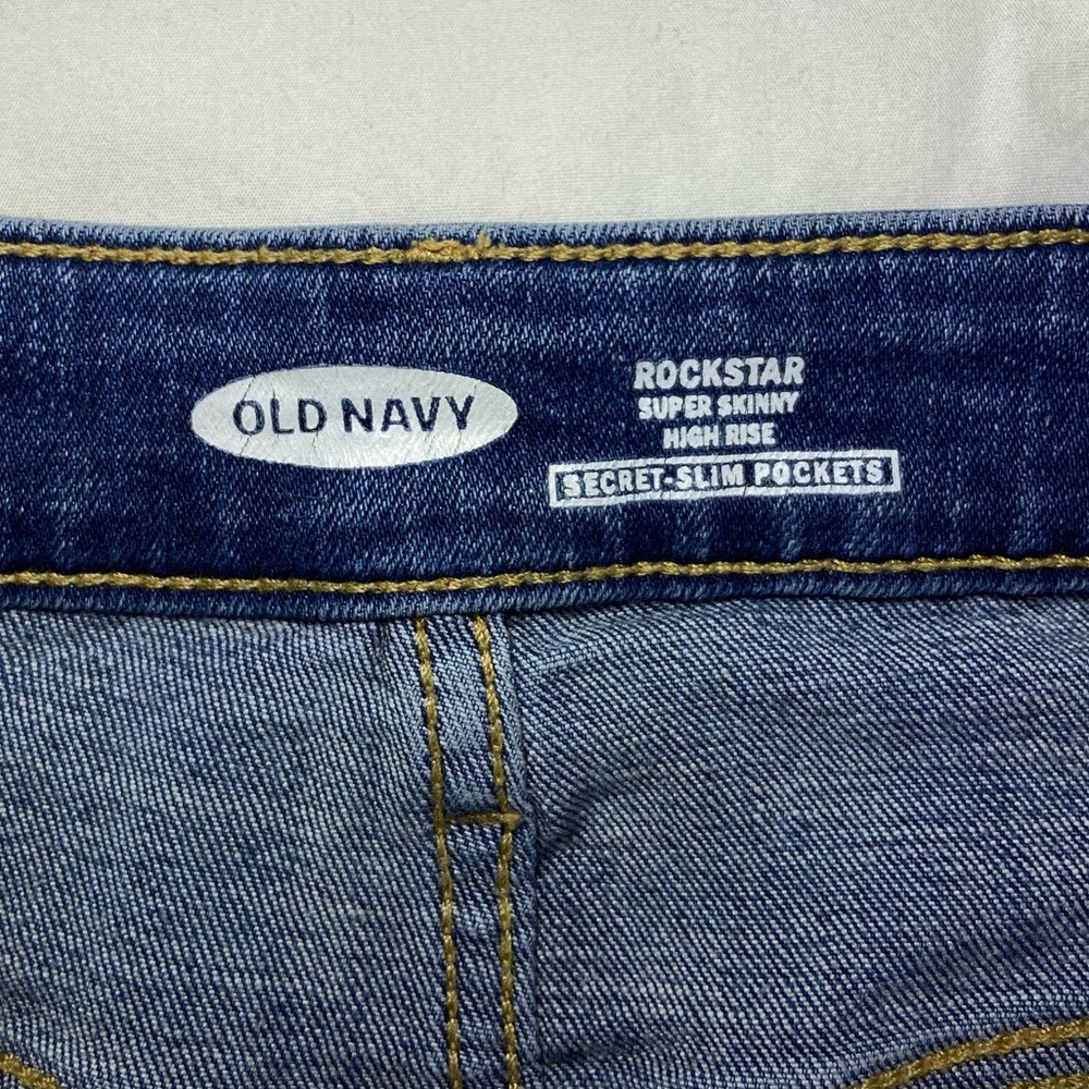 Old navy high rise slim fit jeans, size 6